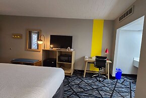 Super 8 by Wyndham Traverse City