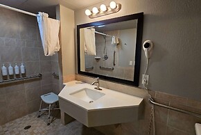 Super 8 by Wyndham Traverse City