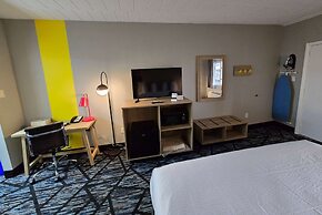 Super 8 by Wyndham Traverse City