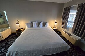 Super 8 by Wyndham Traverse City