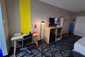 Super 8 by Wyndham Traverse City