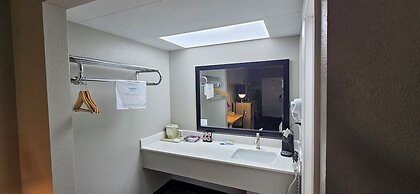 Super 8 by Wyndham Traverse City