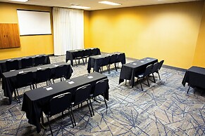 Holiday Inn Express Hotel & Suites Harrisburg West by IHG
