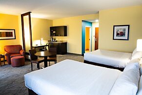 Holiday Inn Express Hotel & Suites Harrisburg West by IHG