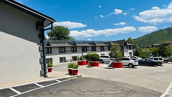 Adventure Inn - Glenwood Springs