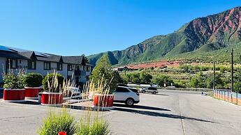 Adventure Inn - Glenwood Springs