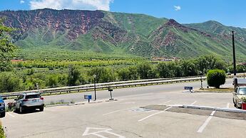 Adventure Inn - Glenwood Springs