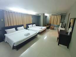 Centric Place Hotel