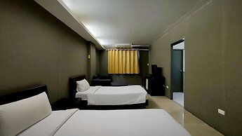 Centric Place Hotel