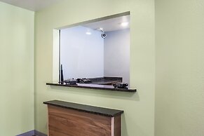 WoodSpring Suites Houston Baytown