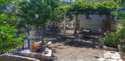 Zarkada Archontiko Hotel