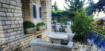 Zarkada Archontiko Hotel