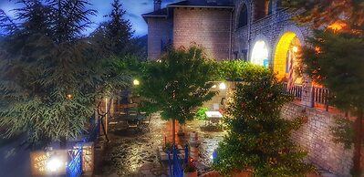 Zarkada Archontiko Hotel