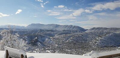 Zarkada Archontiko Hotel
