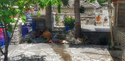 Zarkada Archontiko Hotel