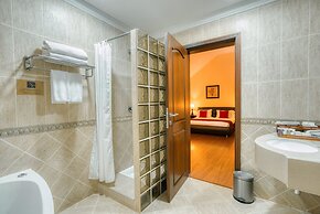 Kibo Palace Hotel Arusha