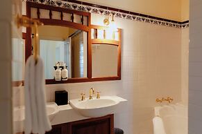 Mountain Heritage Hotel