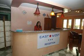 Hotel East West
