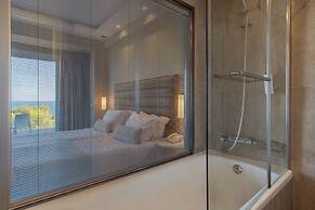 Alexandra Beach Resort & Spa