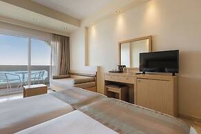 Alexandra Beach Resort & Spa