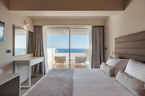 Alexandra Beach Resort & Spa