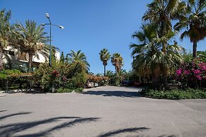 Hydramis Palace Beach Resort