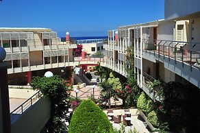 Hydramis Palace Beach Resort