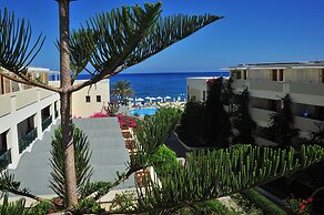 Hydramis Palace Beach Resort