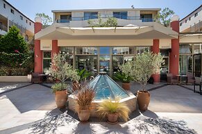 Hydramis Palace Beach Resort