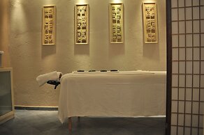 Hydramis Palace Beach Resort