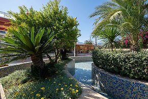 Hydramis Palace Beach Resort