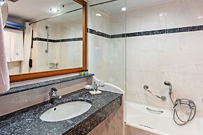 Hydramis Palace Beach Resort