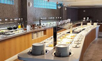 Hydramis Palace Beach Resort