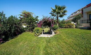 Hydramis Palace Beach Resort