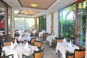 Hydramis Palace Beach Resort