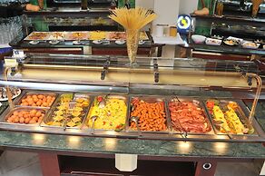 Hydramis Palace Beach Resort