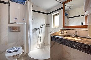 Hydramis Palace Beach Resort