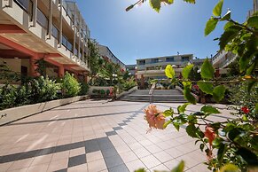 Hydramis Palace Beach Resort