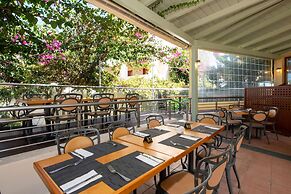 Hydramis Palace Beach Resort