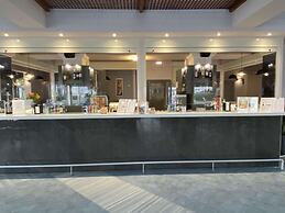 Hydramis Palace Beach Resort