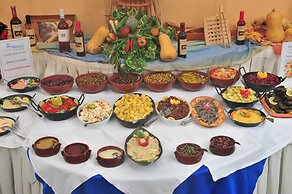 Hydramis Palace Beach Resort