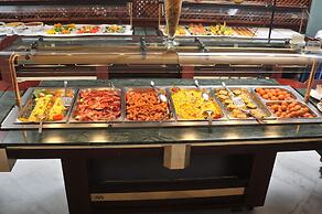 Hydramis Palace Beach Resort