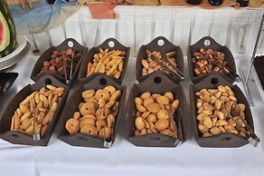 Hydramis Palace Beach Resort