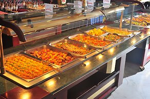 Hydramis Palace Beach Resort