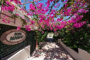 Hydramis Palace Beach Resort