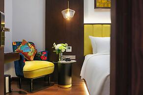 Aurora Central Hotel