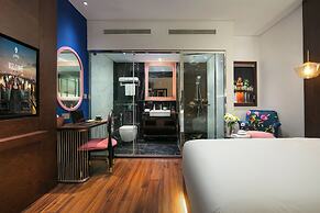 Aurora Central Hotel