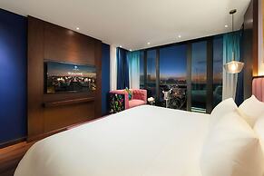 Aurora Central Hotel