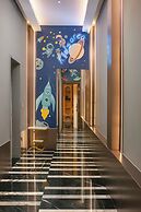 Aurora Central Hotel