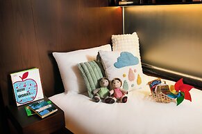 Aurora Central Hotel